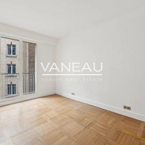 Paris XVIe - Victor Hugo - Bel appartement familial  en étage él