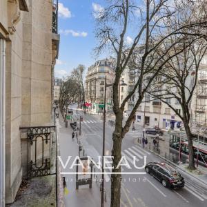 Corvisart/Tolbiac - Charmant trois pièces avec balcons