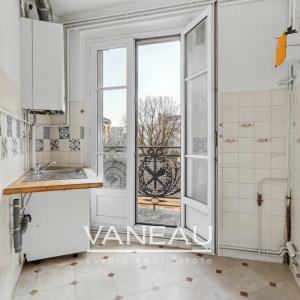 Corvisart/Tolbiac - Charmant trois pièces avec balcons