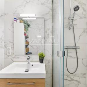 PARIS XIIème - Studio immeuble moderne