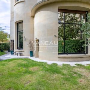 Paris XVIe - OCDE - Superbe duplex familial et de réception avec