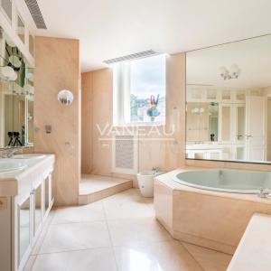 Paris XVIe - OCDE - Superbe duplex familial et de réception avec