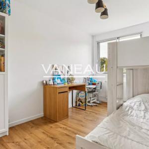 SEVRES APPARTEMENT FAMILIAL  ENTOURE DE VERDURE