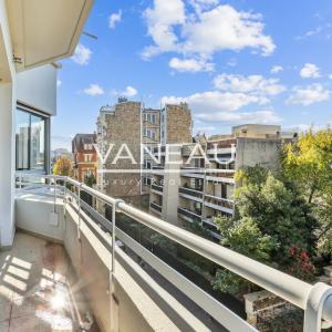 PARIS XVIe - Serres d'Auteuil - Vue dégagée - Balcon