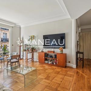 Paris XVIeme - Jardins du Ranelagh - Deux pièces rénové