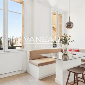 Paris XVIe - Jasmin - Appartement de réception en étage élevé.