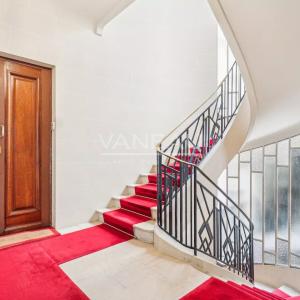 Paris XVIe - Jasmin - Appartement de réception en étage élevé av