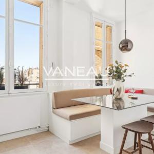 Paris XVIe - Jasmin - Appartement de réception en étage élevé.