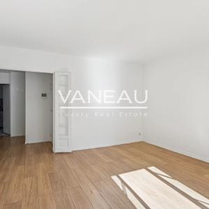 Neuilly - Mairie - Rue de L'Église