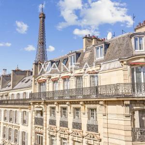 Paris VIIe - RUE SAINT DOMINIQUE - Élégant appartement avec vue 