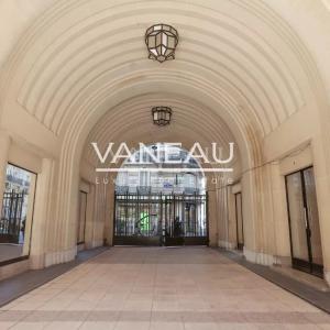 Paris VIIe - RUE SAINT DOMINIQUE - Élégant appartement avec vue 
