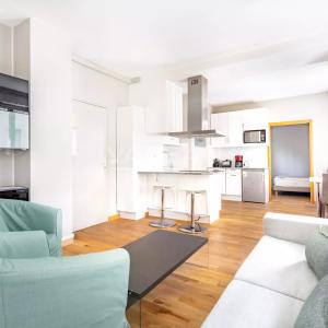 Paris VIIe - VANEAU - Appartement meublée sur jardin