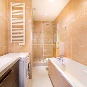 Paris VIIe - VANEAU - Appartement meublée sur jardin
