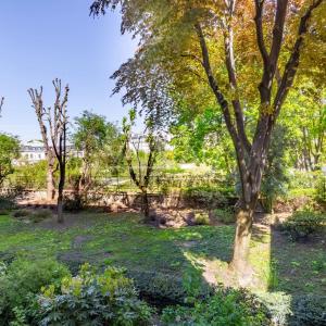 Paris VIIe - VANEAU - Appartement meublée sur jardin