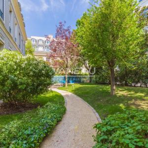 Paris IX - Environnement d'exception et confidentiel - Pied-à-te