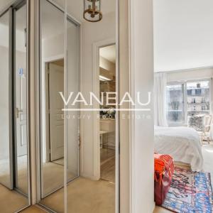 Neuilly - Mairie - Deux pièces avec large balcon