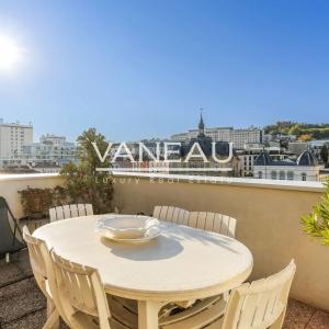 Suresnes/Mairie -Appartement dernier étage avec terrasse et balc