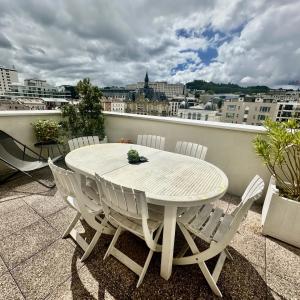 Suresnes/Mairie -Appartement dernier étage avec terrasse et balc