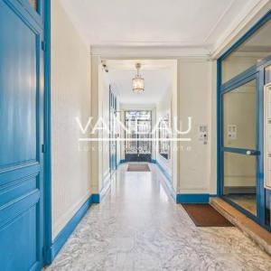 Paris VIIe - Sèvres Bon Marché
