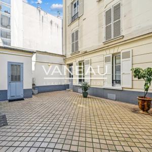Paris VIIe - Sèvres Bon Marché