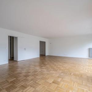Paris 16. EXELMANS/GARIGLIANO. 3 ch. traversant 4è étage asc. + 