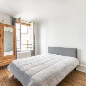 Paris XVIIIe - Abbesses - Superbe deux pièces en étage élevé ave