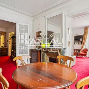 PARIS XVe Commerce - Appartement d'exception quatre pièces avec 