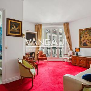 PARIS XVe Commerce - Appartement d'exception quatre pièces avec 