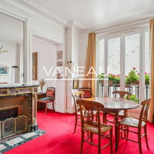 PARIS XVe Commerce - Appartement d'exception quatre pièces avec 