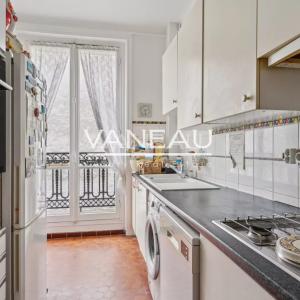 PARIS XVe Commerce - Appartement d'exception quatre pièces avec 