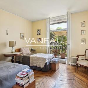 Paris VIIe - Sainte Clotilde - Pied à terre