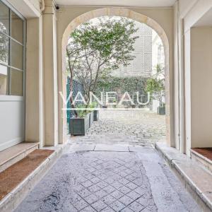 Paris - VIIe - Elégant pied à terre