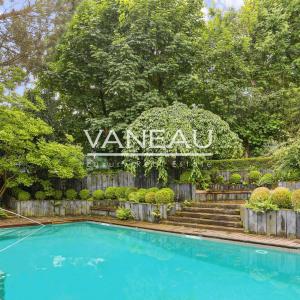 Très belle propriété avec piscine au cœur de Garches