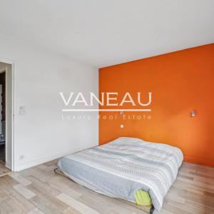 Au calme et sans vis à vis. Terrasse et jardin