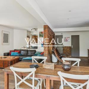 Maison d'architecte sur terrain arboré