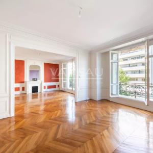 Champ de Mars - Beau Classique