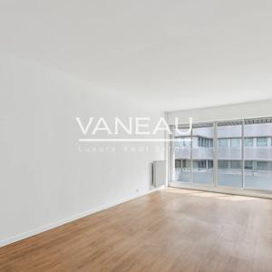 Paris XVe - BIR-HAKEIM - Appartement familial sur jardin