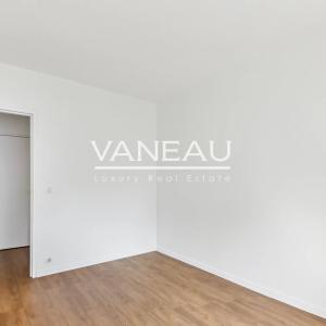 Paris XVe - BIR-HAKEIM - Appartement familial sur jardin