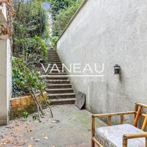 Paris VIIIe - Appartement de quatre pièces avec cour anglaise et