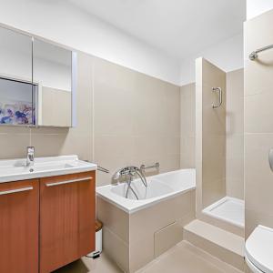 PARIS XVIe - Appartement familial avec balcon