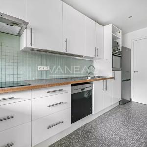 PARIS XVIe - Appartement familial avec balcon