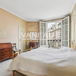 Paris XVI Nord - 197m2 - Beau familial étage élevé, vue dégagée.