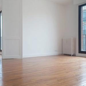 Paris VIII - Bel appartement en triplex familial avec terrasse -