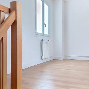 Paris VIII - Bel appartement en triplex familial avec terrasse -