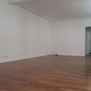 Paris VIII - Appartement en 1er étage avec deux chambres - rue C