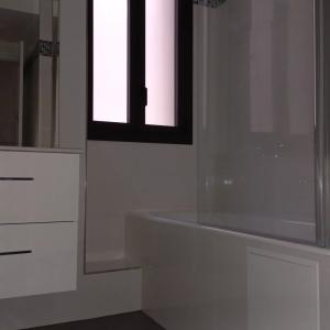 Paris VIII - Appartement en 1er étage avec deux chambres - rue C
