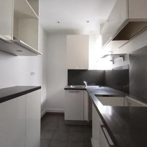Paris VIII - Bel appartement en duplex avec balcon - rue Clément