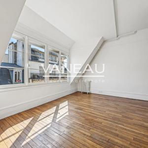 Paris XVe - Sèvres Lecourbe - Appartement lumineux en étage élev