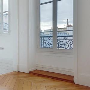 Paris XVII - trois pièces - une chambre - en étage élevé - Tocqu