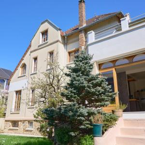 Sceaux- Maison dans le parc de Sceaux
